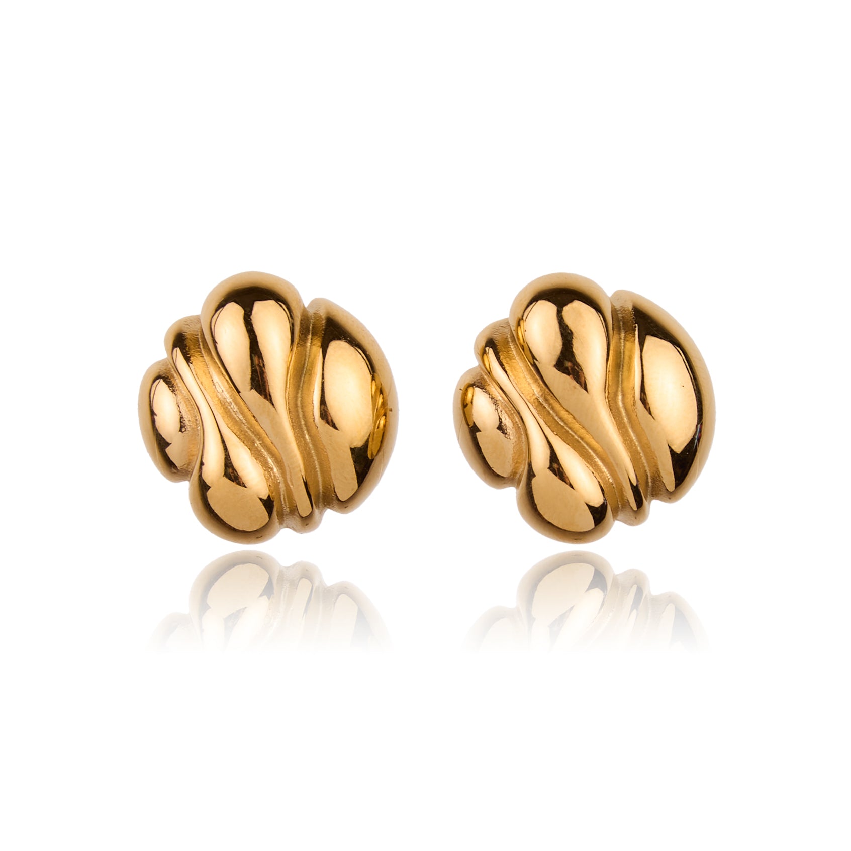 Introducing our Chic Chunky Kona Earrings – bold, lightweight, and effortlessly stylish. Despite their bold appearance, they're surprisingly lightweight, perfect for all-day wear. Elevate your look with a dash of sophistication and make a statement with these must-have accessories.  18k gold plated on stainless steel. All the earrings come in a beautiful jewelry pouch.