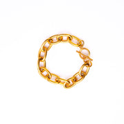 This exquisite chain bracelet is the perfect combination of style and sophistication.  18k gold plated on stainless steel. Length: 18CM This product is hypoallergenic and tarnish resistant. 