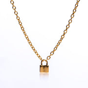 A bold necklace for a woman who wears her heart on her neck. Not too long, not too short, the length is perfect. It is a conversation piece, casual and refined at the same time.A great necklace to wear all the time!  18K gold plated on stainless steel. Length: 45CM Pendant size: 2.2*5CM This product is hypoallergenic and tarnish resistant. 