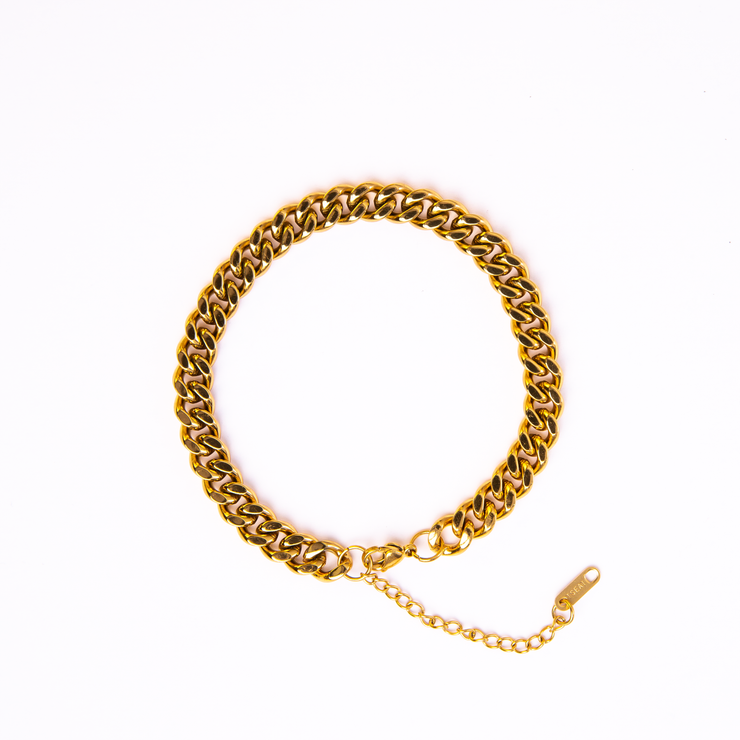 Our chain anklets join together for a sleek and elegant look. We&