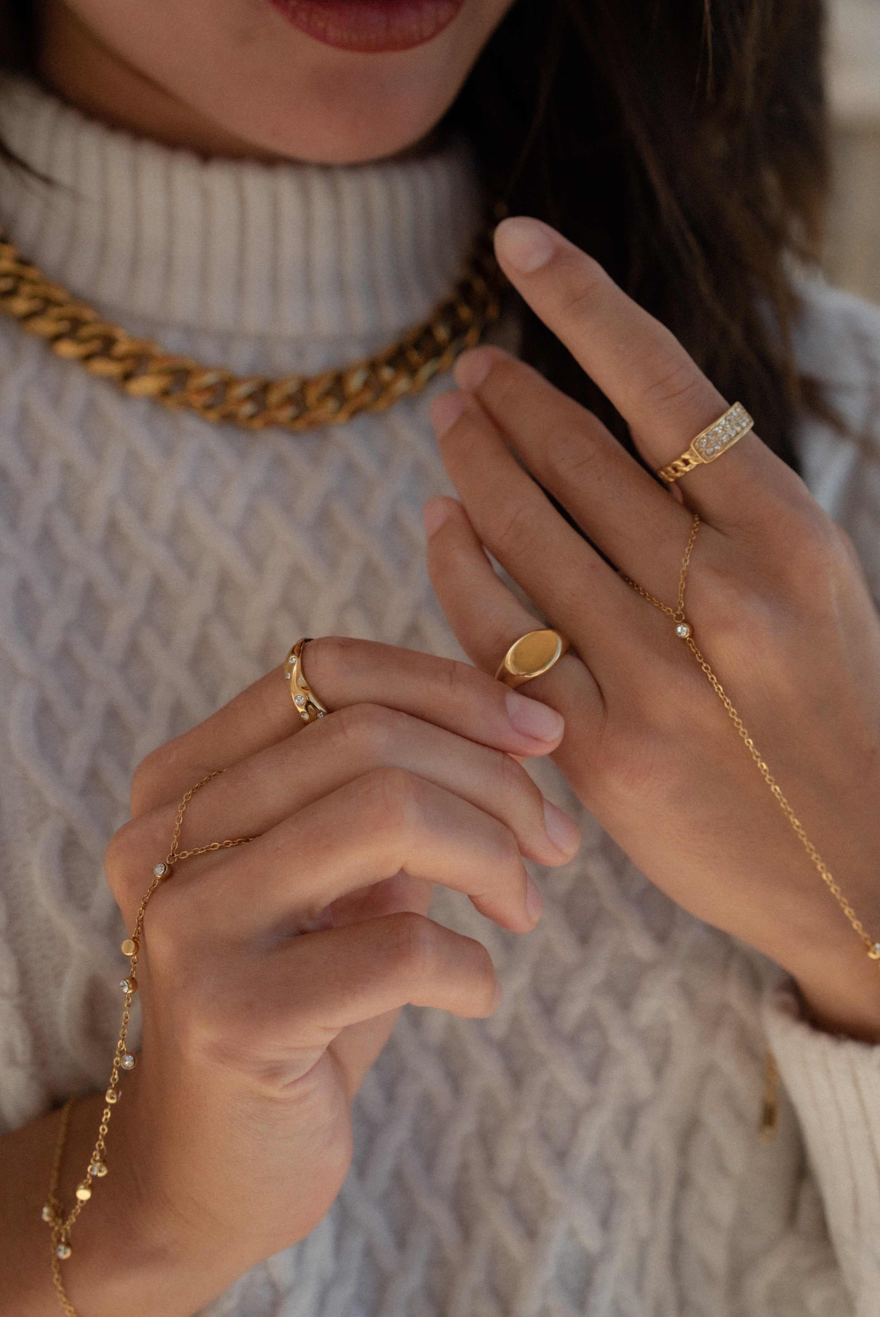 Pinkies need some love, too! Our PRESS PINKY RING is the piece you didn't know you needed. Wear it everyday to add a little something extra to your look.  18k gold plated on stainless steel. Available in size 3, 4, 5, 6, 7, and  8 All the rings come in a beautiful jewelry pouch.