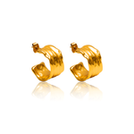 Make yourself the focus of attention with our stunning gold earrings. These beautiful earrings are certain to add sparkle and character to any outfit.  18k gold plated on stainless steel.  Outer diameter: 20mm