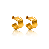 Make yourself the focus of attention with our stunning gold earrings. These beautiful earrings are certain to add sparkle and character to any outfit.  18k gold plated on stainless steel.  Outer diameter: 20mm